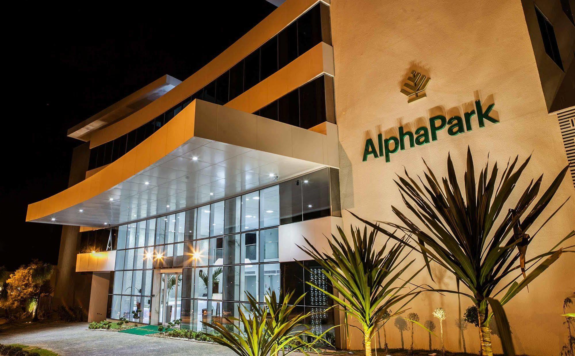 Hotel Alphapark 4*